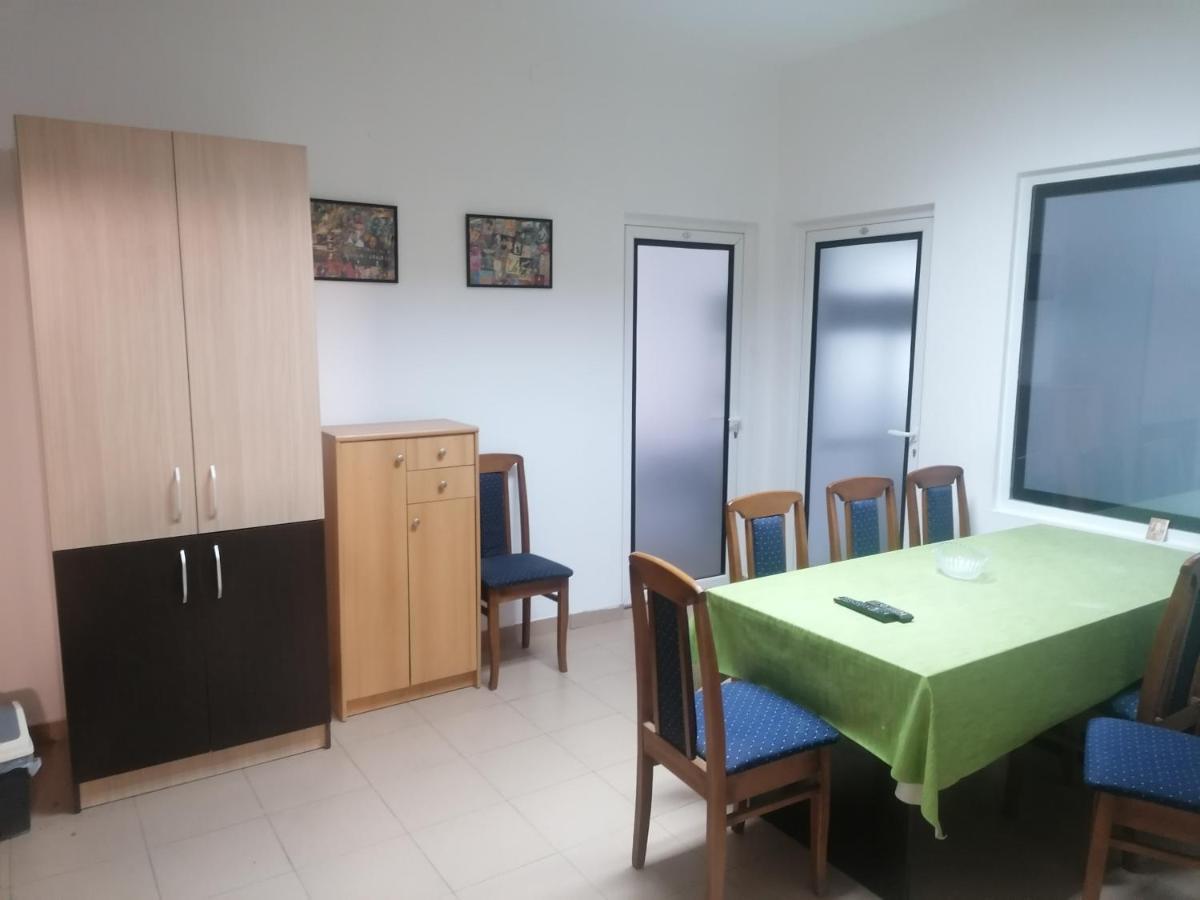 Hostel M Krusevac Ngoại thất bức ảnh